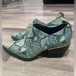 Double entry WOMAN ROXY SNAKE-EFFECT LEATHER ANKLE BOOTS ANIMAL PRINT